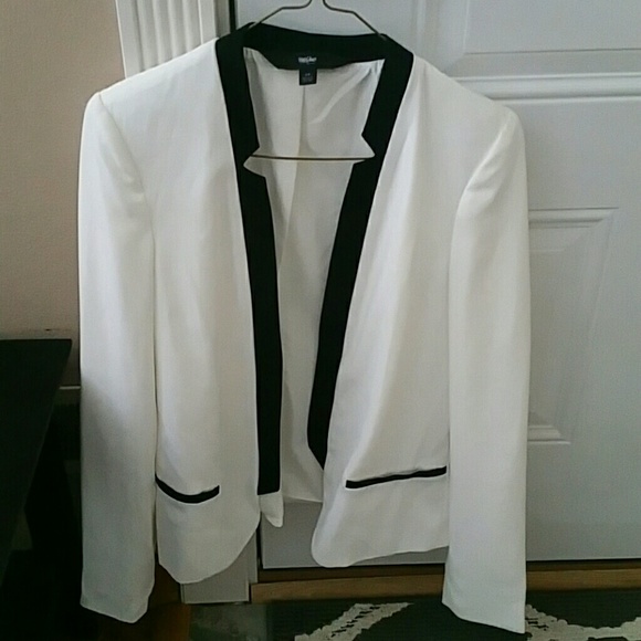 Black and white blazer - Picture 1 of 1