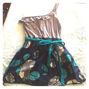 Hollister dress off the shoulder M flowers blue