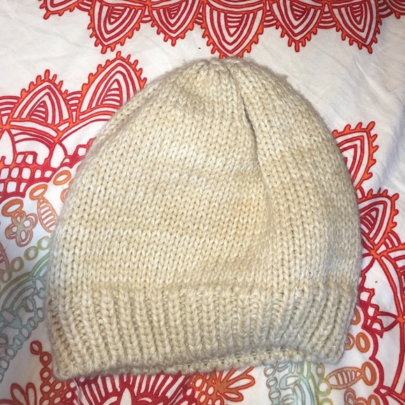Old navy cream beanie