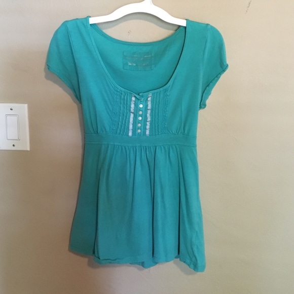 Teal short sleeve shirt