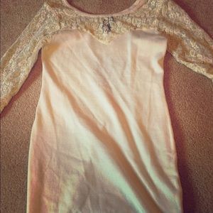 Quarter sleeve with lace shirt