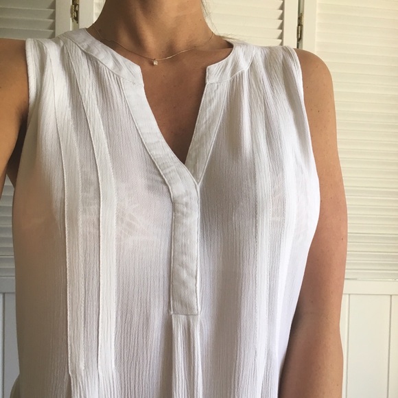 SOLD OUT• Gorgeous White Tunic - Picture 2 of 4