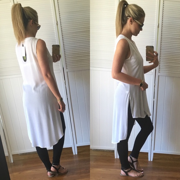 SOLD OUT• Gorgeous White Tunic - Picture 3 of 4