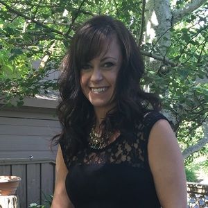 Meet your Posher, April