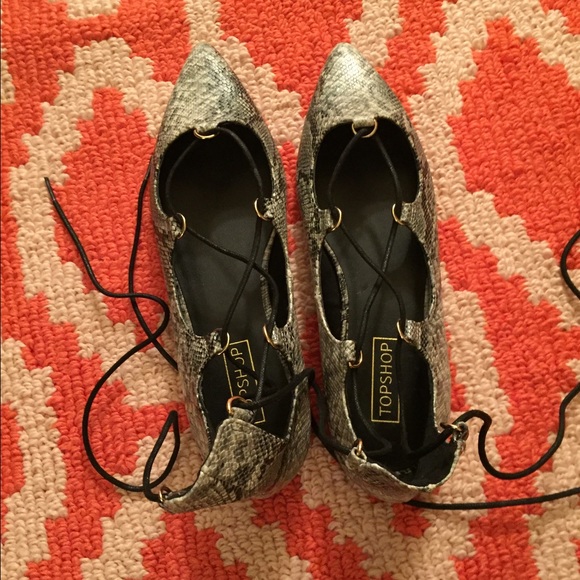 HOLD Topshop flats size 37 - Picture 2 of 4