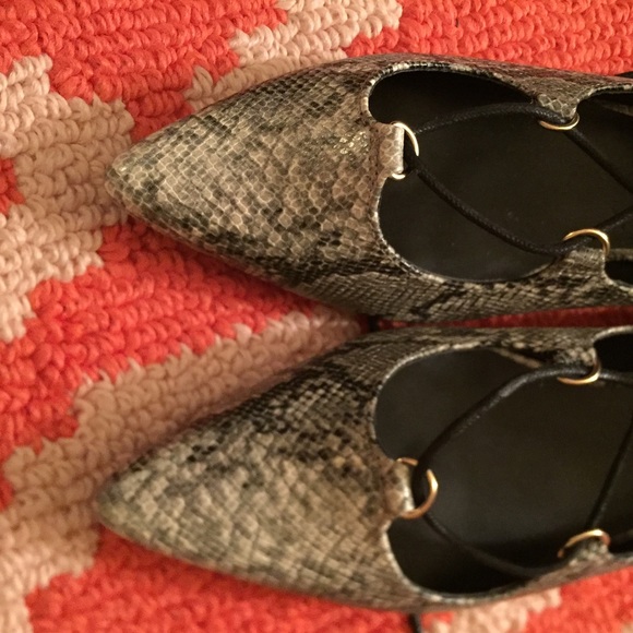 HOLD Topshop flats size 37 - Picture 4 of 4