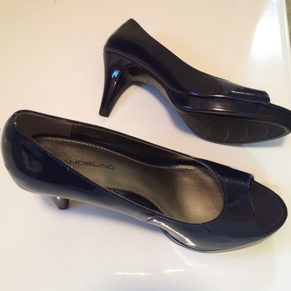 Bandolino Shoes - BANDOLINO PEEP TOE HEELS