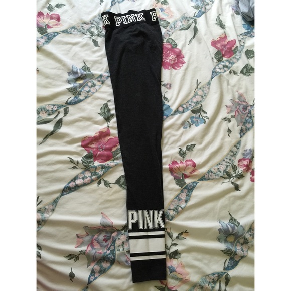 VICTORIA SECRET PINK LEGGINGS  💕