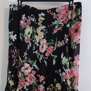 🌸FINAL PRICE🌸 Pretty floral skirt