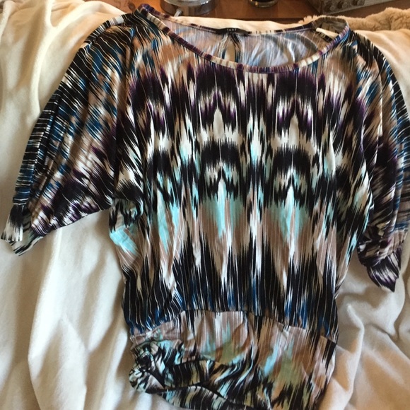 Tart top. Like new condition. - Picture 1 of 3