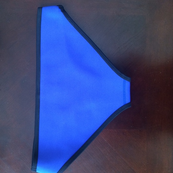 Triangl swimwear bottoms - Picture 3 of 3