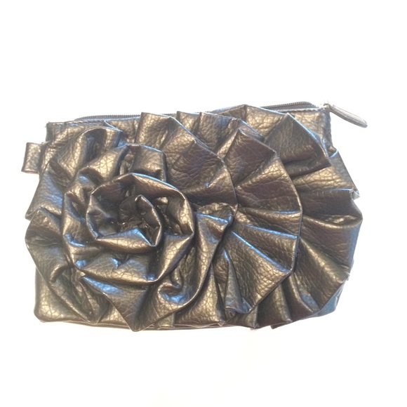 flower design wristlet