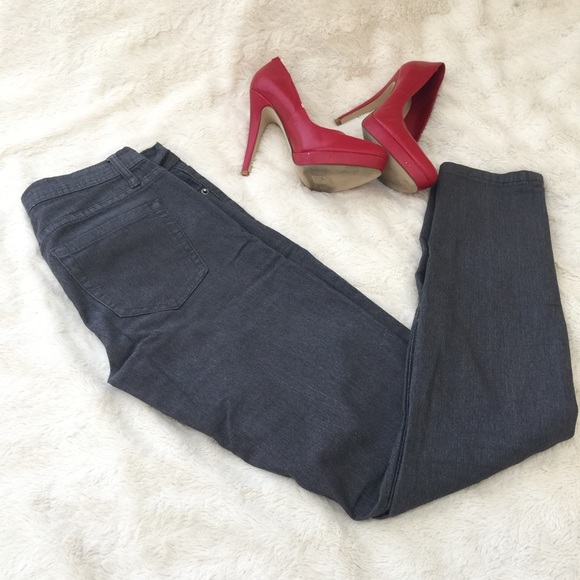 🌹F21 Gray Skinny Jeans - Picture 3 of 3