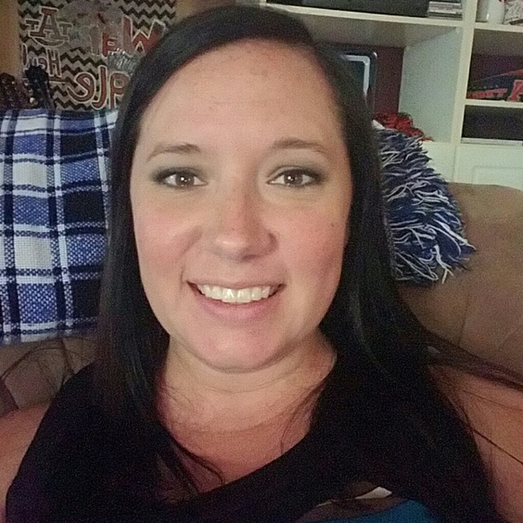 Meet your Posher, Leslie - Picture 1 of 1