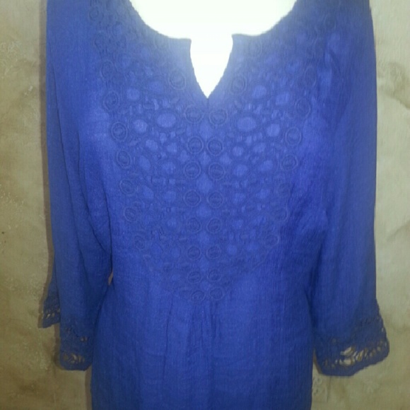 Dress Barn Tops - Beautiful blue fits like a 2x