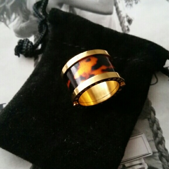 Ring - Picture 2 of 4