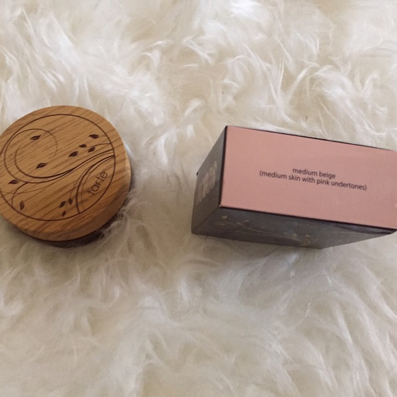 Powder foundation - Picture 2 of 2