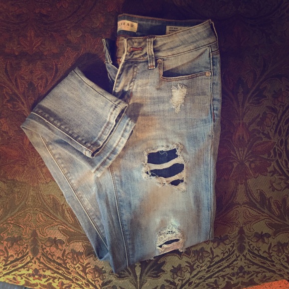 Bullhead denim distressed skinny jeans
