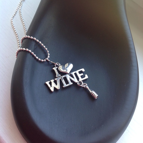 "I ❤️ Wine" Necklace New 18-20"Chain - Picture 2 of 3