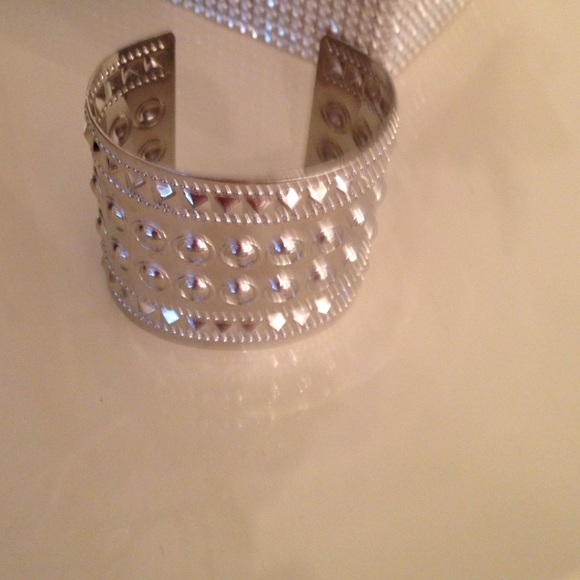 Cuff bracelet