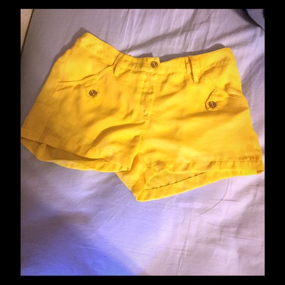 yellow shorts