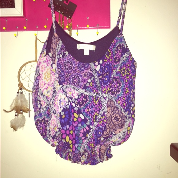 Super cute shirt that's tight on bottom