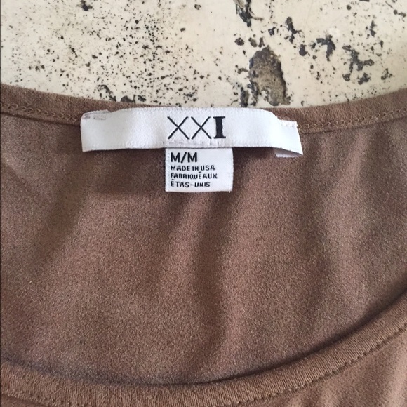 Forever 21 suede pocket T shirt - Picture 3 of 3