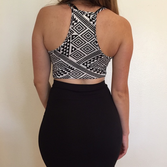 Geo Racerback Crop Cami LAST LARGE - Picture 3 of 4