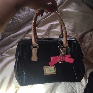 Guess purse,