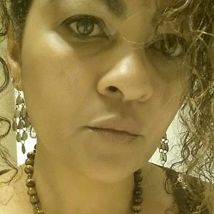 Meet your Posher, Selina