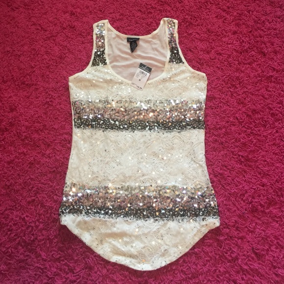 NEW WITH TAGS Rue 21 tank