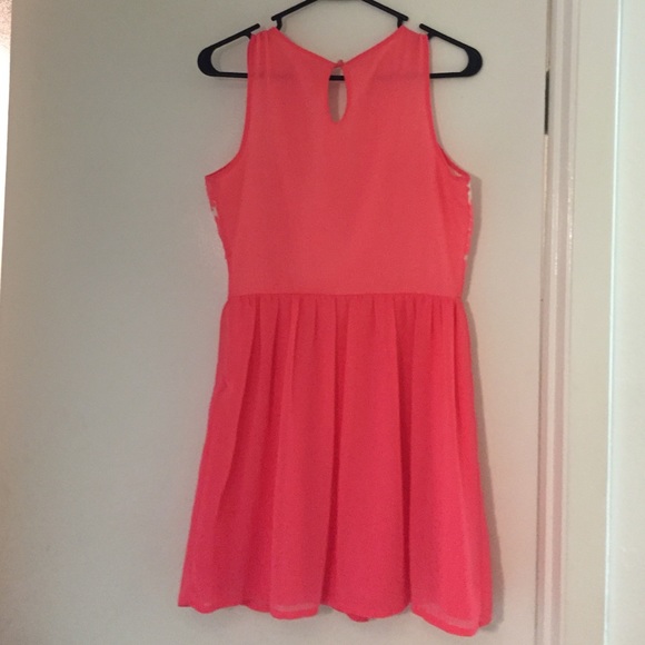 Hot pink floral dress 💕 - Picture 2 of 4