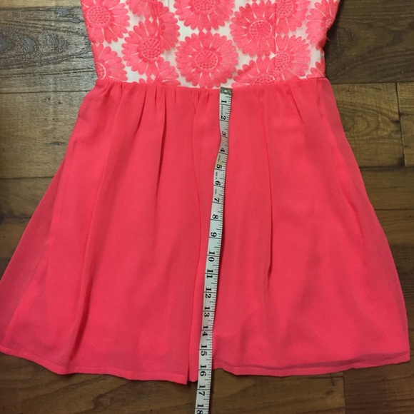 Hot pink floral dress 💕 - Picture 3 of 4