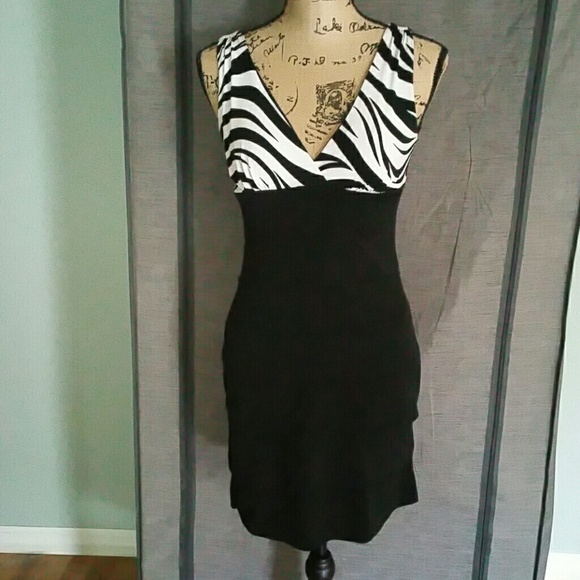 Prefect for summer!  Black/white midi dress S