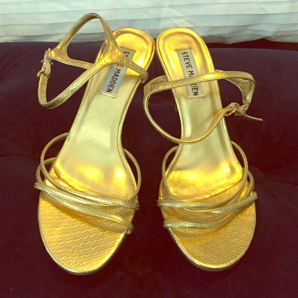 Gold Steve Madden strait sandals