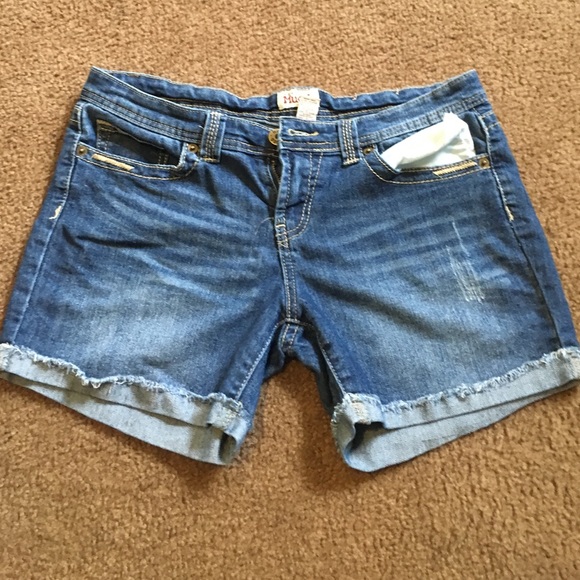 Jean Shorts / Mudd / 11