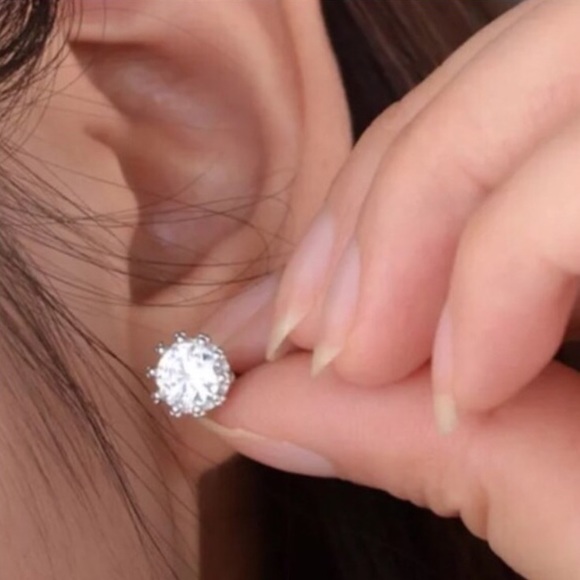 NEW .925 Sterling CZ Crystal Crown Stud Earrings~ - Picture 3 of 4