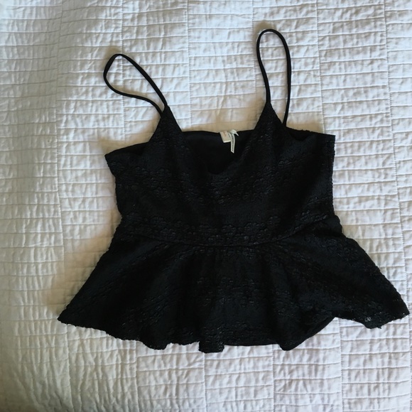 Black cropped tank