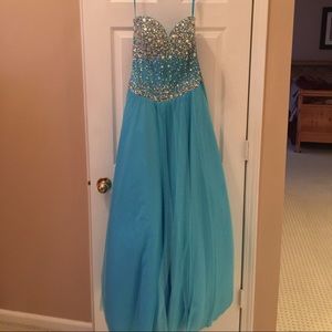 Ball gown