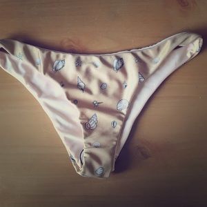 Reversible Wildfox shell bikini bottoms