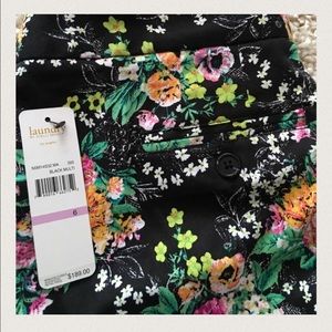 Sale New by Laundry floral Capris