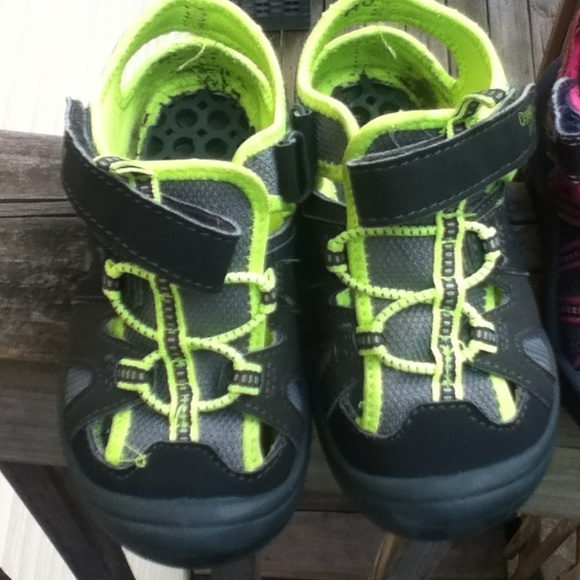 Sandals - Picture 3 of 4