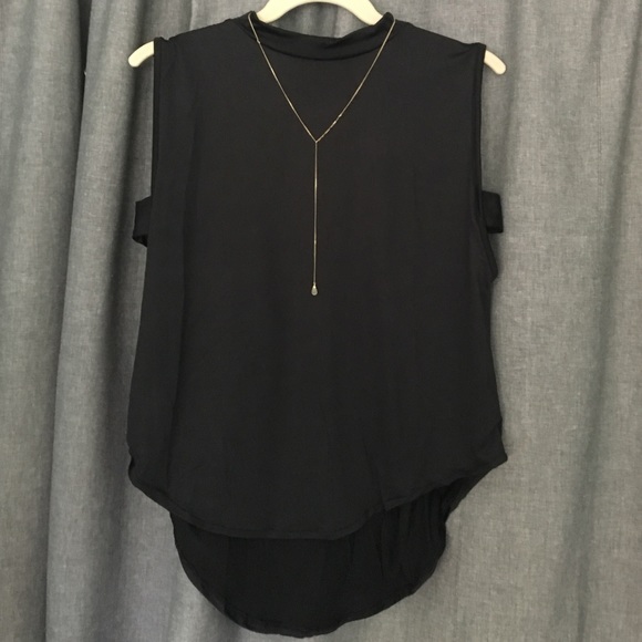 Black cut out tank - Picture 2 of 4
