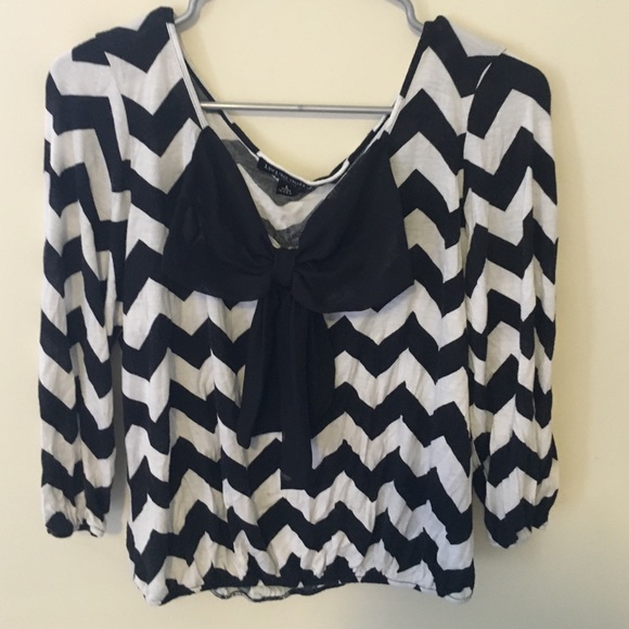 Chevron Bow Shirt / Large