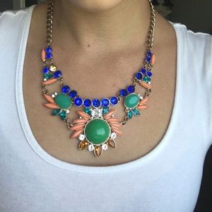 Colorful accent necklace