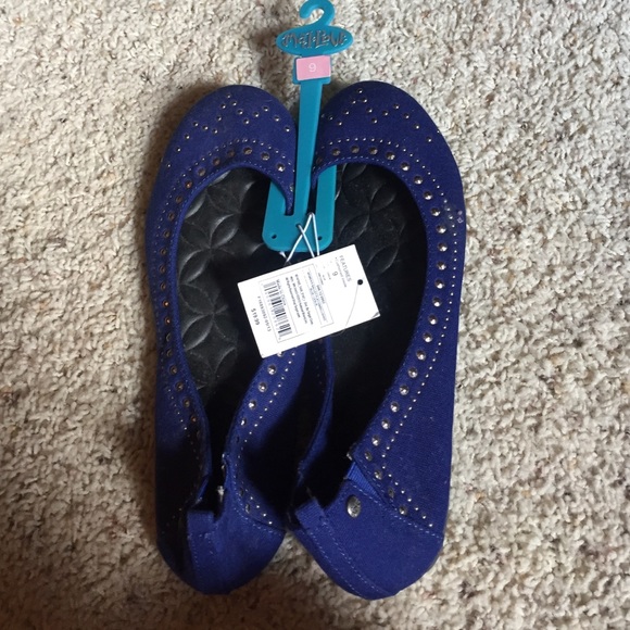 Royal blue studded flats