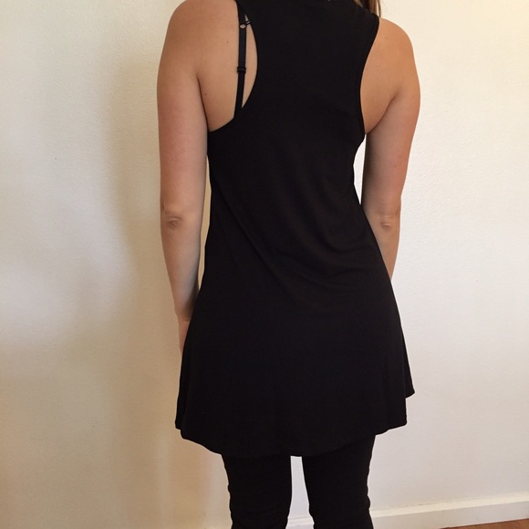 Black Sleeveless Tunic Mini Dress - Picture 3 of 4