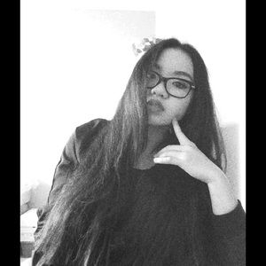 Meet your Posher, April