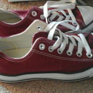 Maroon converse