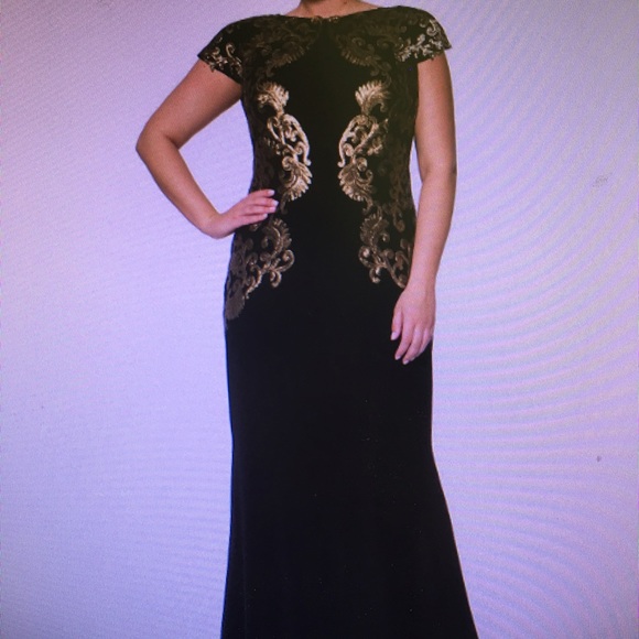 Tadashi Shoji gown - Picture 2 of 6